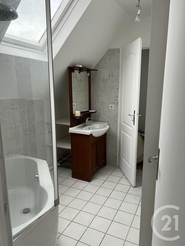 Appartement F2 à vendre - 2 pièces - 44.3 m2 - LE MALESHERBOIS - 45 - CENTRE - Century 21 C.I Conseils