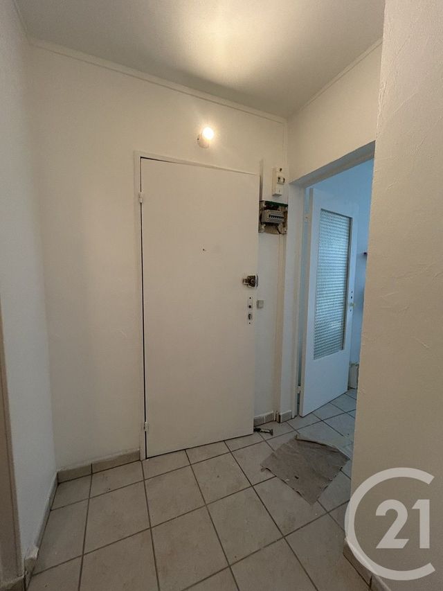 Appartement F1 à louer - 1 pièce - 25.97 m2 - BRUYERES LE CHATEL - 91 - ILE-DE-FRANCE - Century 21 C.I Conseils
