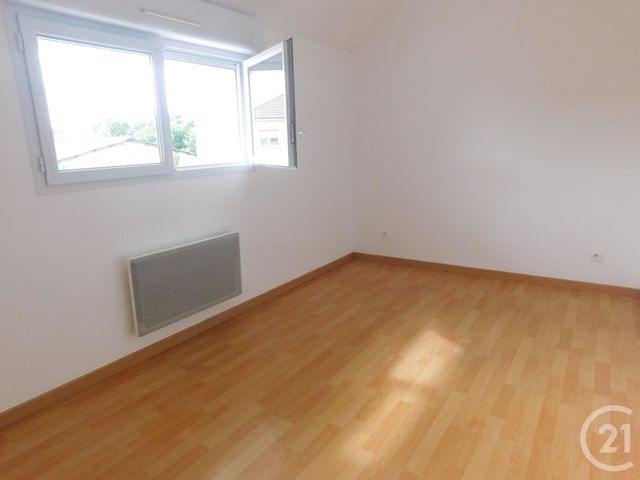 Appartement Duplex à louer - 3 pièces - 58.0 m2 - SERMAISES - 45 - CENTRE - Century 21 C.I Conseils