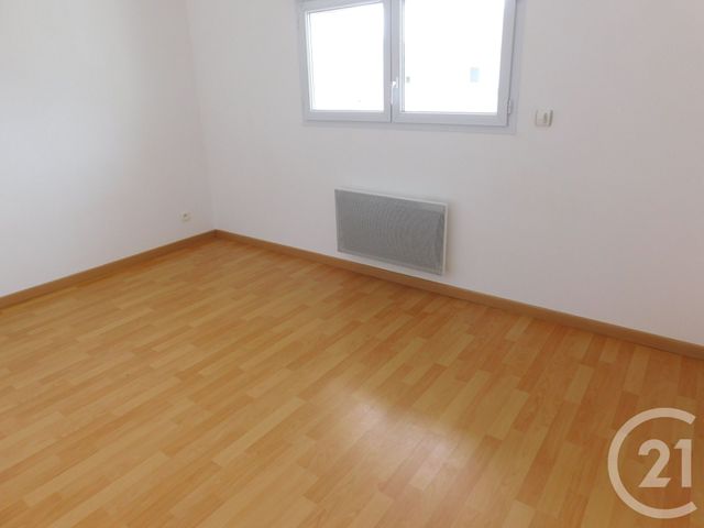 Appartement Duplex à louer - 3 pièces - 58.0 m2 - SERMAISES - 45 - CENTRE - Century 21 C.I Conseils