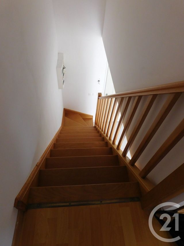 Appartement Duplex à louer - 3 pièces - 58.0 m2 - SERMAISES - 45 - CENTRE - Century 21 C.I Conseils