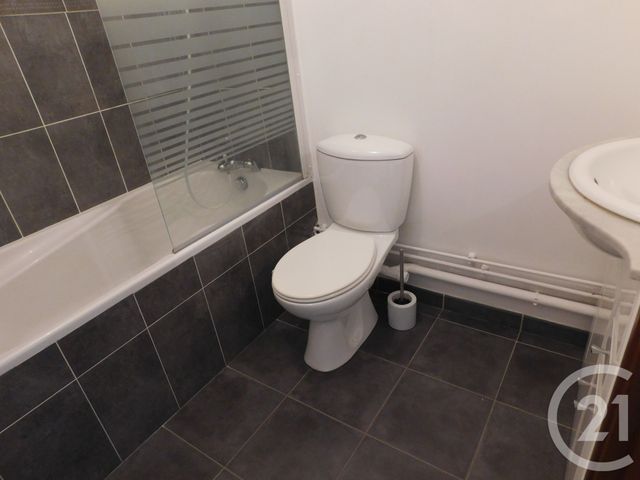 Appartement Duplex à louer - 3 pièces - 58.0 m2 - SERMAISES - 45 - CENTRE - Century 21 C.I Conseils