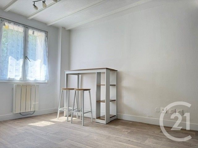 Appartement Studio à louer - 1 pièce - 23.73 m2 - ETAMPES - 91 - ILE-DE-FRANCE - Century 21 C.I Conseils