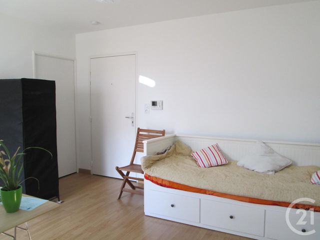 Appartement Studio à louer - 1 pièce - 27.0 m2 - ETRECHY - 91 - ILE-DE-FRANCE - Century 21 C.I Conseils